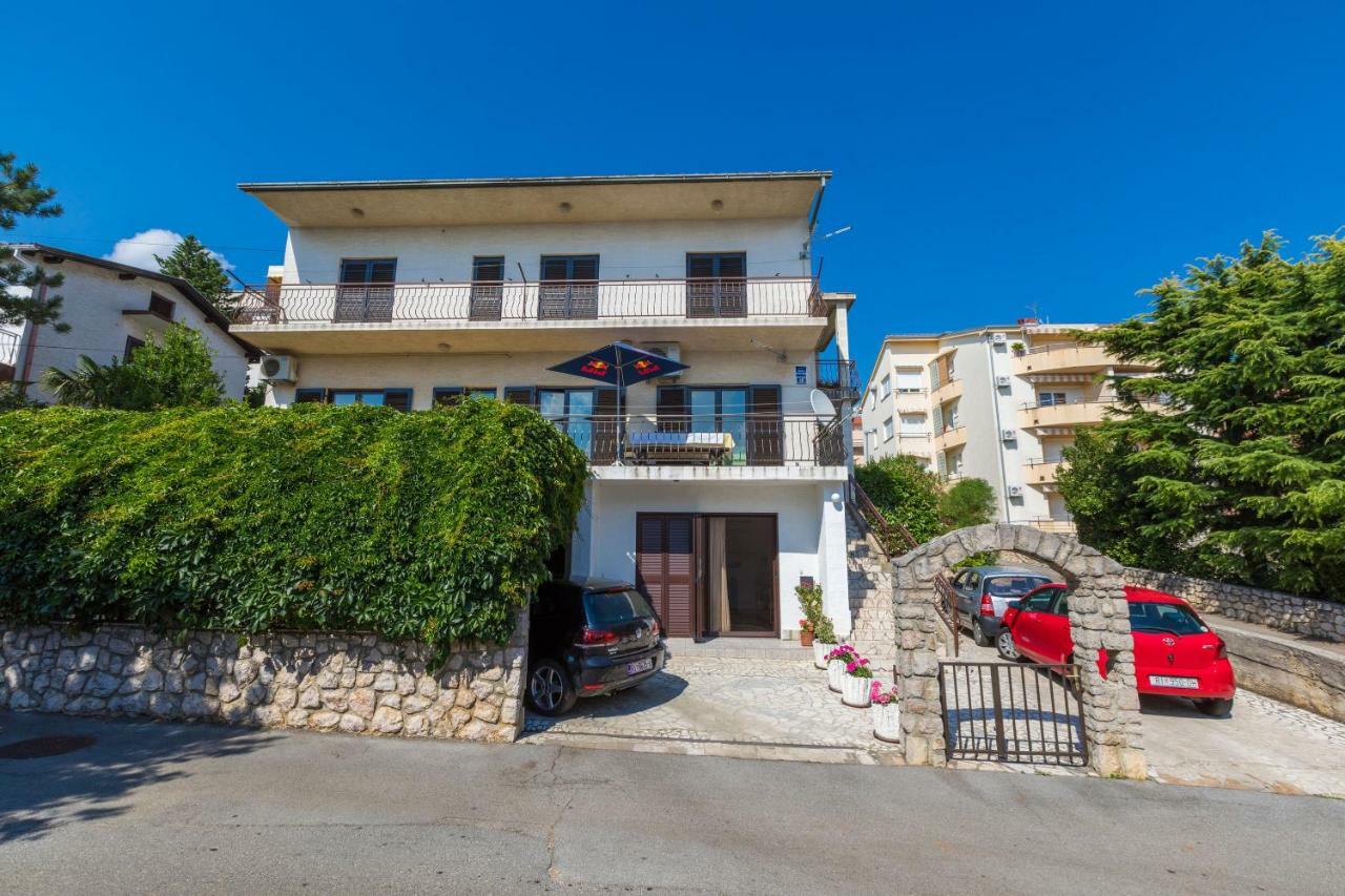 Apartment Suzy Dramalj Exterior photo
